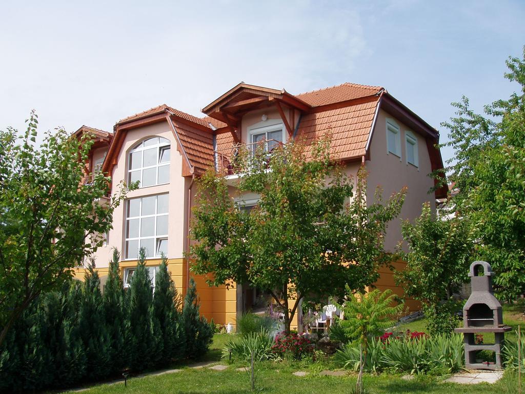 זלקרוס Katalin Apartmanhaz מראה חיצוני תמונה