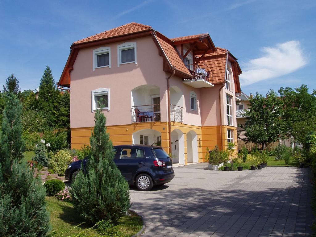 זלקרוס Katalin Apartmanhaz מראה חיצוני תמונה