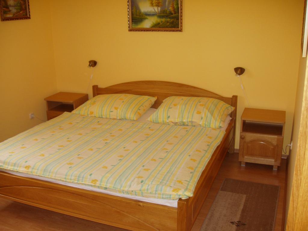 זלקרוס Katalin Apartmanhaz מראה חיצוני תמונה